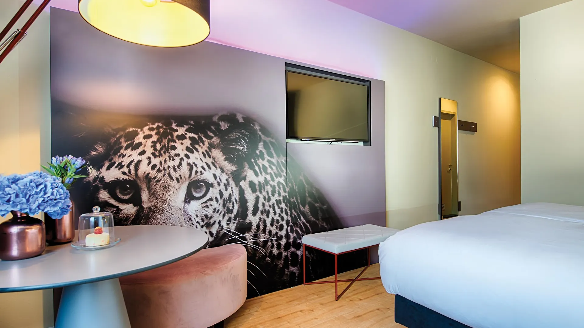 Nyx Hotel Mannheim By Leonardo Hotels 4*,